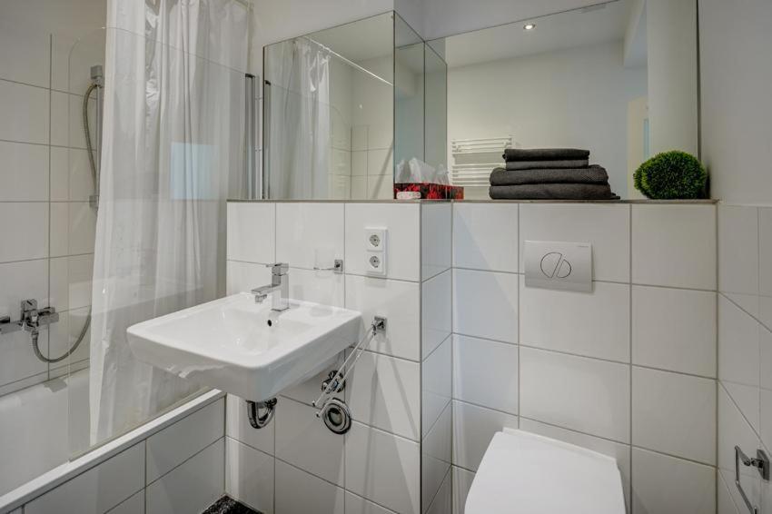 Cozy Modern Apartment With Garden In The Center Next To Oktoberfest München Buitenkant foto